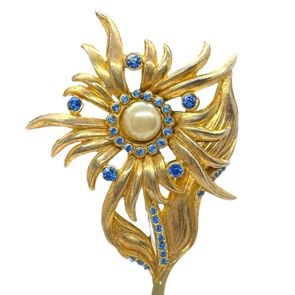 Large Vintage Gold Tone & Blue Rhinestone & Faux Pearl Pot Metal Flower Brooch - Picture 3 of 7